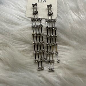 🧡10/$10 Elegant Silver and Black Crystal Drop Earrings